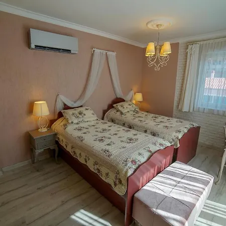 Ξενοδοχείο Karamela 3*